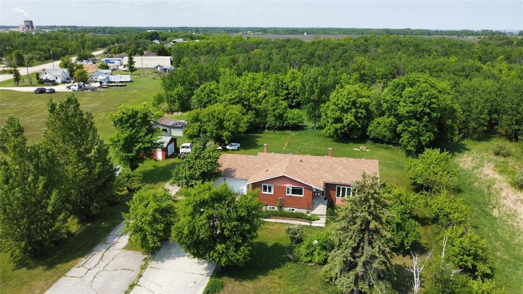 36 Loni Beach Road, Gimli, Manitoba  R0C 1B0 - Photo 1 - 202514806
