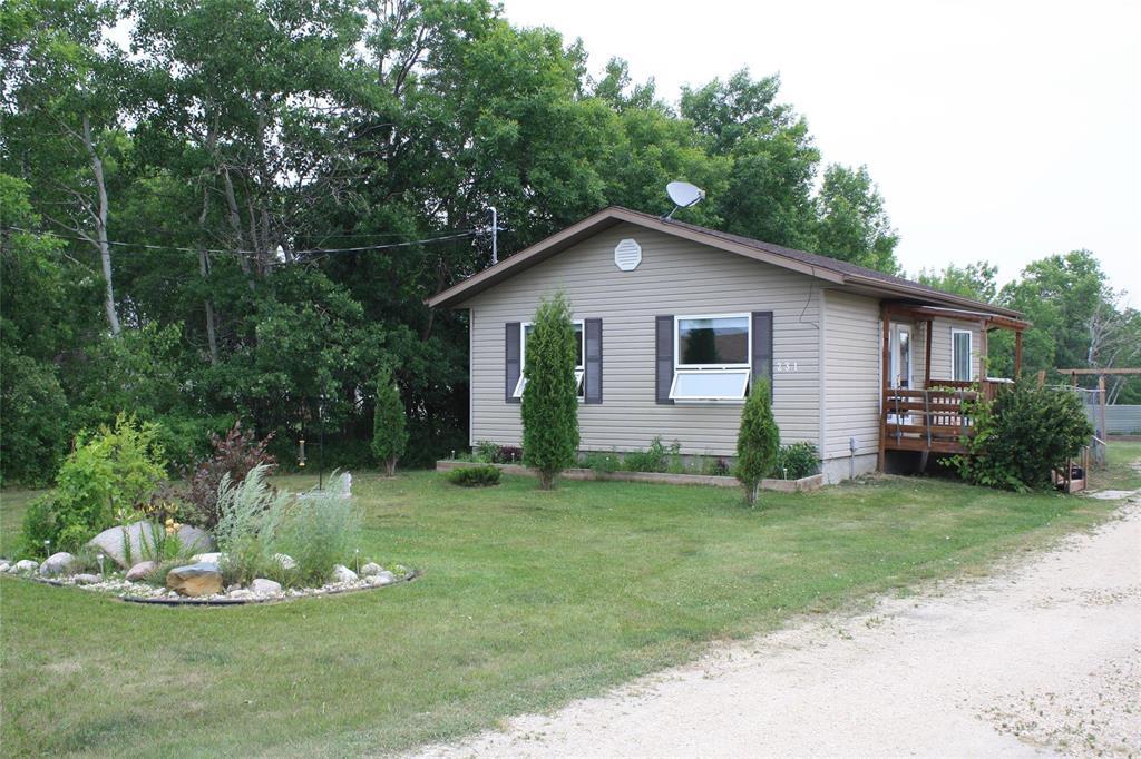 231 Strollway Street, Winnipeg Beach, Manitoba  R0C 3G0 - Photo 0 - 202517805
