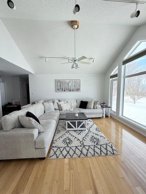 28 Dori Drive, Glen Bay, Manitoba  R0C 0M0 - Photo 4 - 202606882