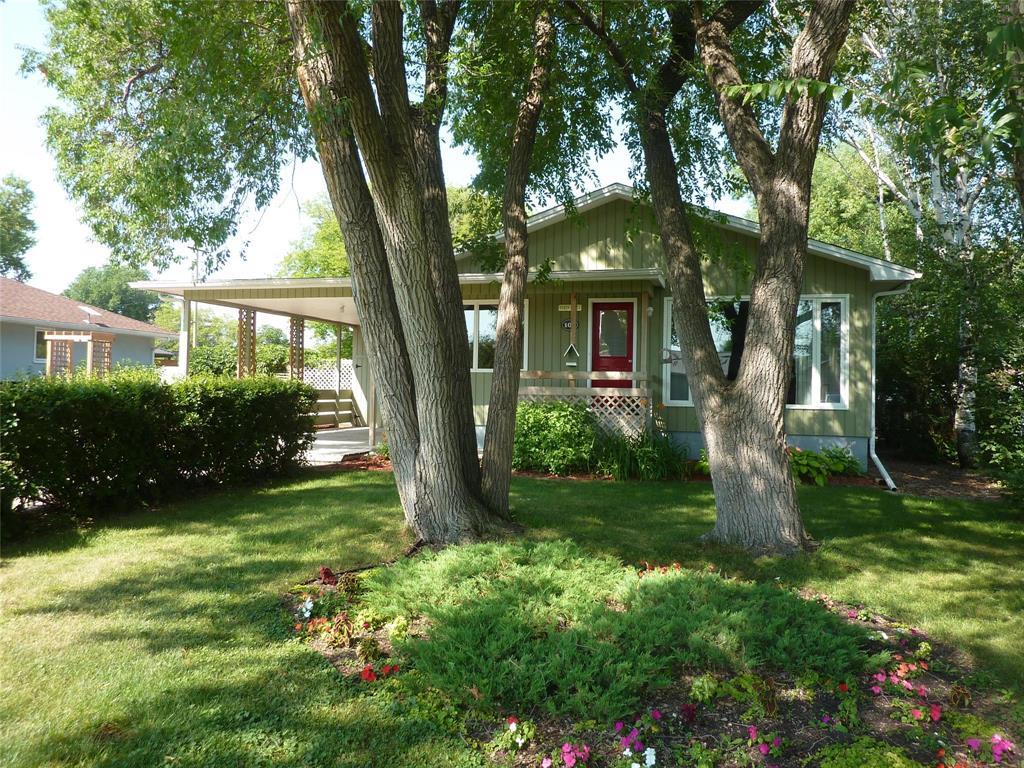 104 4th Avenue, Gimli, Manitoba R0C 1B0 - Photo 1 - 202618721