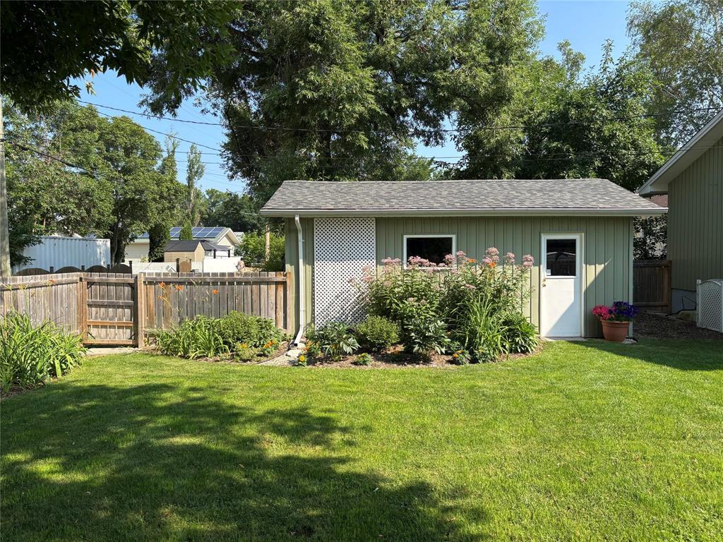 104 4th Avenue, Gimli, Manitoba R0C 1B0 - Photo 30 - 202618721