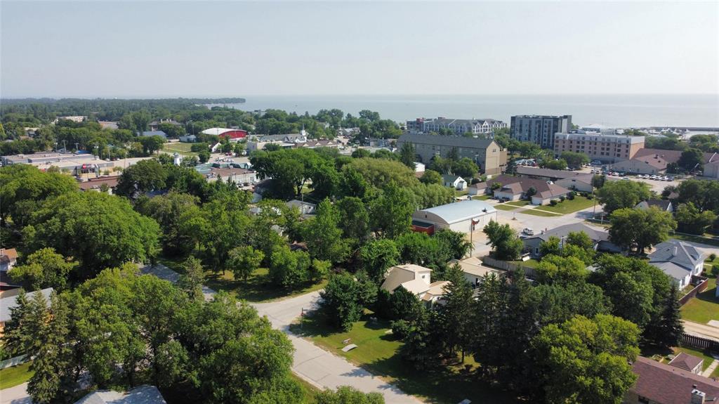 104 4th Avenue, Gimli, Manitoba R0C 1B0 - Photo 34 - 202618721