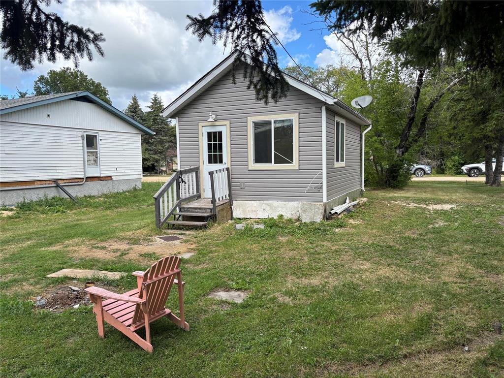 9 North 8th Avenue, Gimli, Manitoba R0C 1B0 - Photo 10 - 202619972