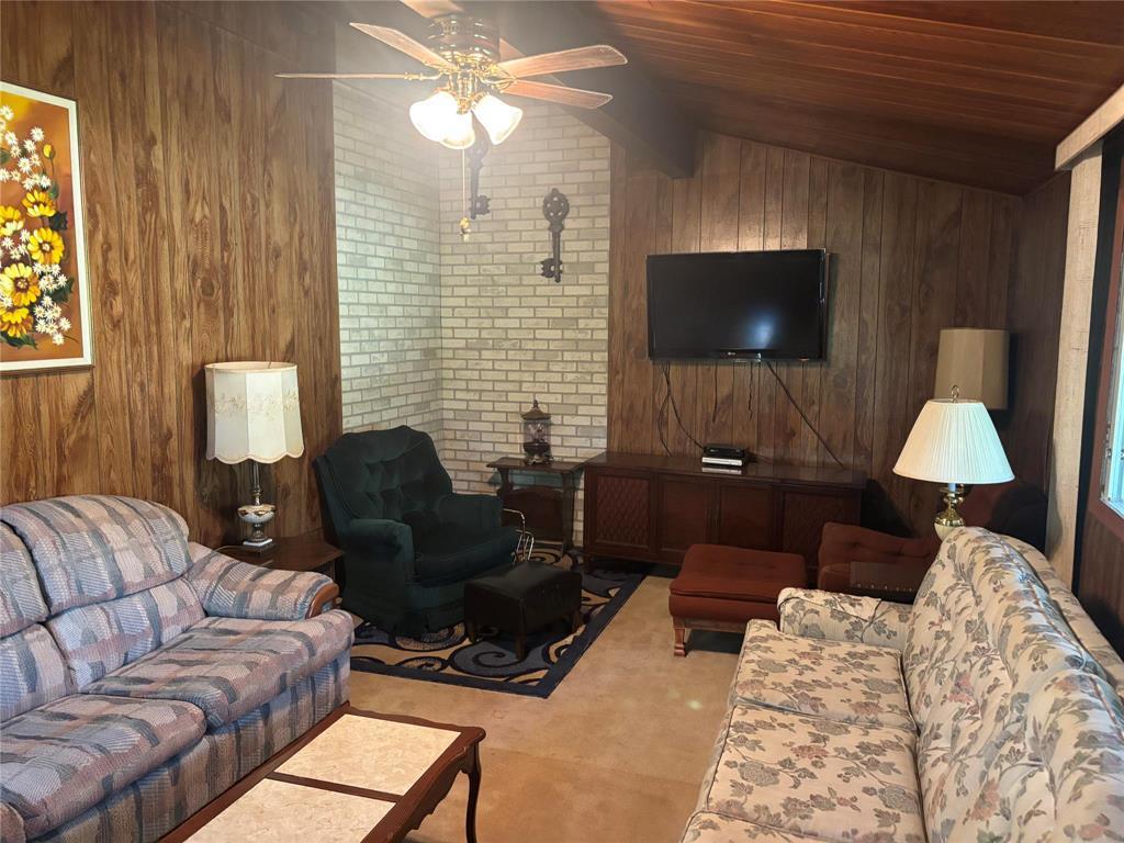 94 Chestnut Street, Winnipeg Beach, Manitoba R0C 3G0 - Photo 6 - 202620473
